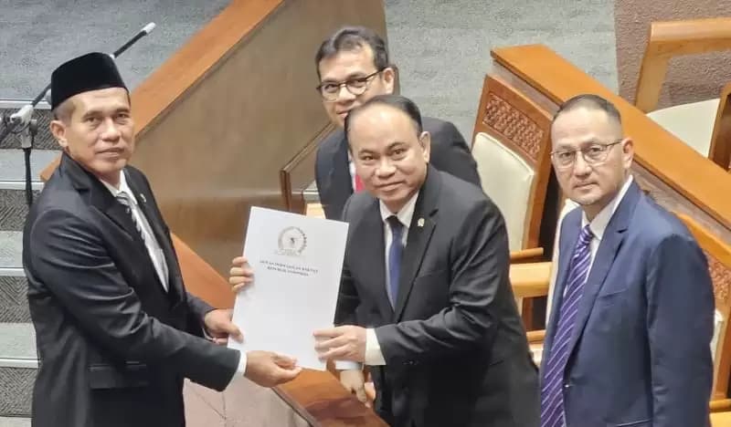 UU ITE Resmi Berlaku Setelah Diteken Joko Widodo