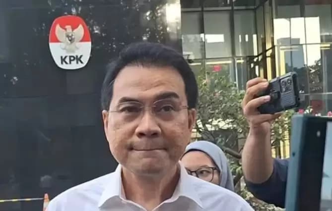 Azis Syamsuddin Usai Dicecar KPK: Tanya Penyidik Aja