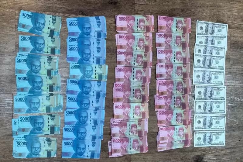 Polres Jakbar Bongkar Peredaran Rupiah-Dolar AS Palsu, 1 Orang Ditangkap