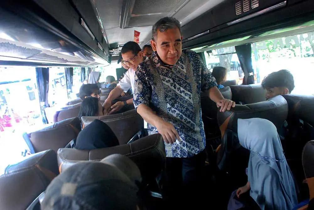 Ketua MPR RI Ahmad Muzani Lepas 15 Unit Bus Mudik Gratis Tujuan Lampung (Foto: MI/Jiani)