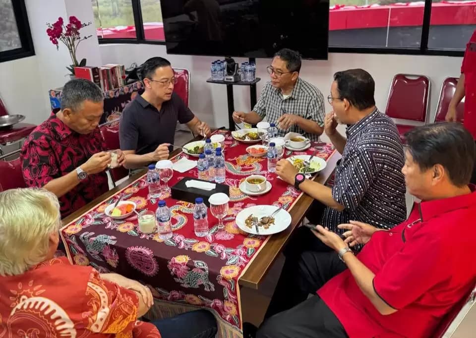 Boy Bernardi Sadikin makan bersama dengan Tom Lembong, Prasetyo dan Anies Baswedan di Jakarta pada Sabtu (24/8/2024) (Foto: Istimewa)