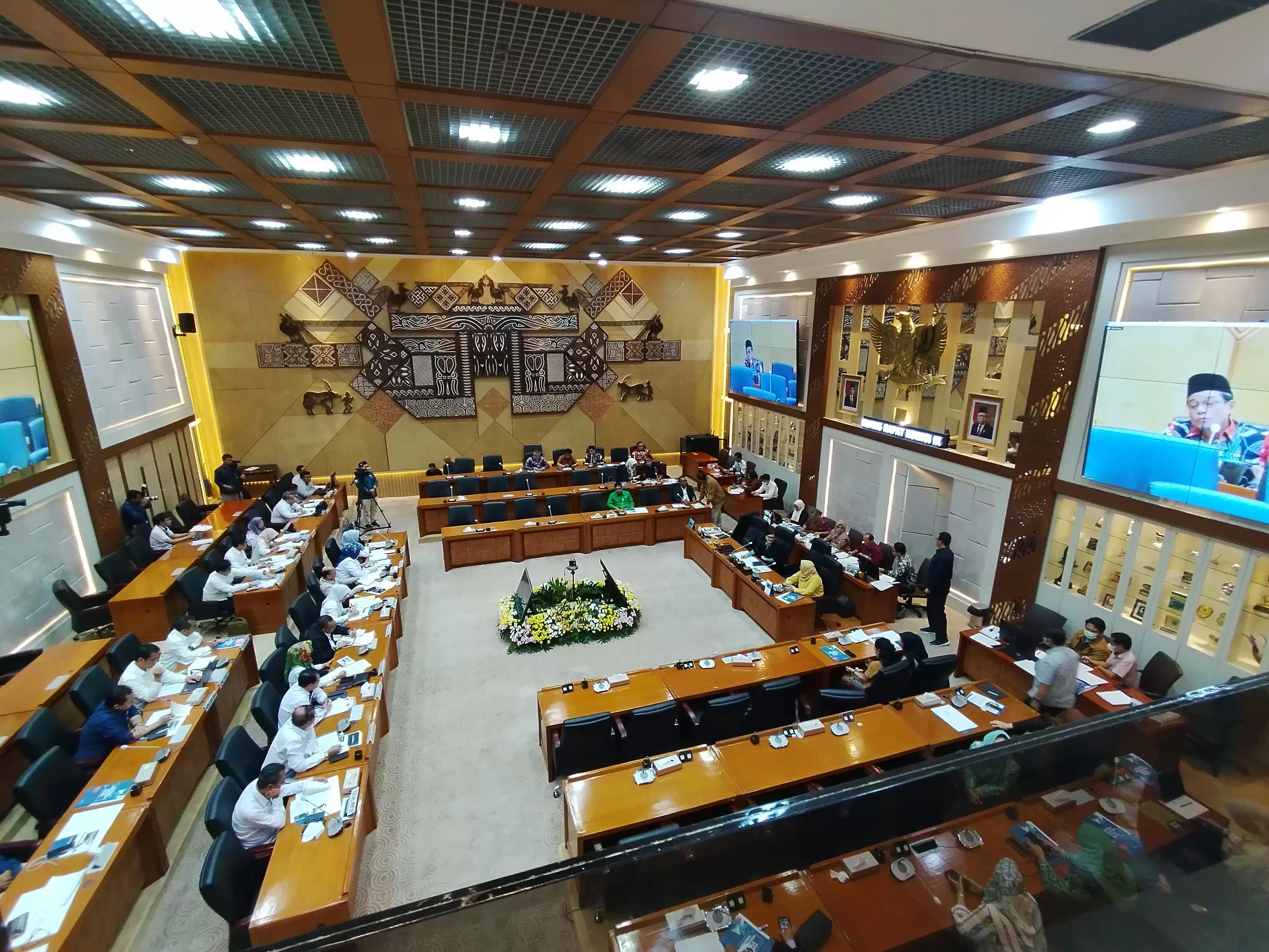 Komisi IX DPR: THR untuk Ojol dan Kurir Logistik Perlu Payung Hukum