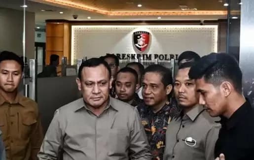 Firli Bahuri Tak Ditahan, Khawatir Bongkar Kasus Anggota Polri?