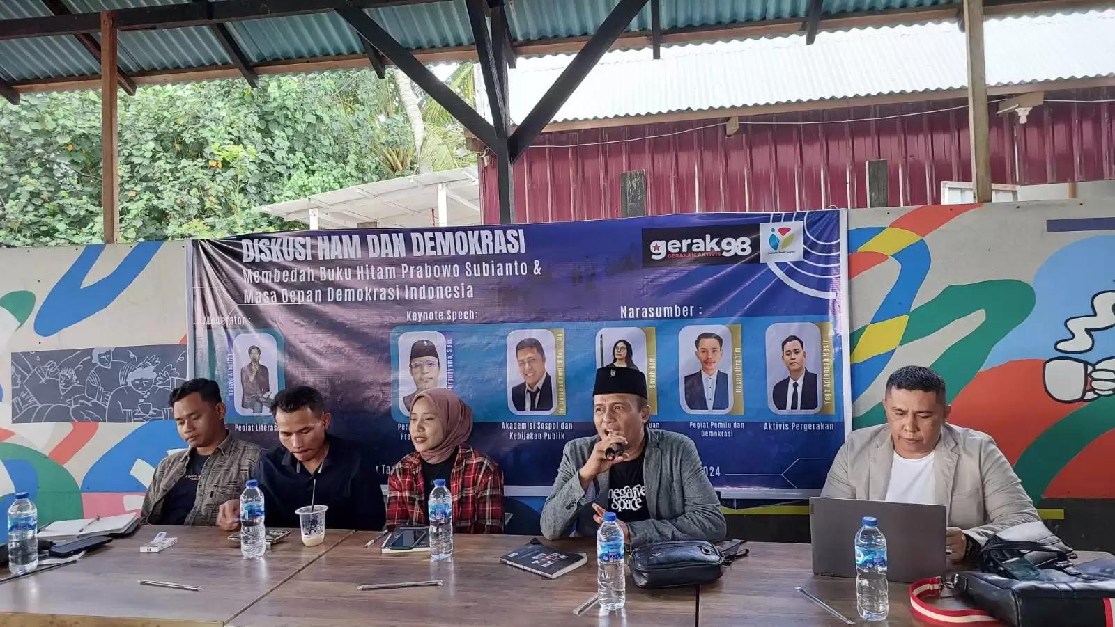 Bedah Buku Hitam Prabowo di Padang Diwarnai Aksi Protes oleh "Penyusup"