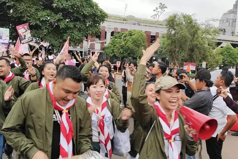 Semarakkan Debat Capres, Pendukung Ganjar-Mahfud Bawa Drumband dan Panci