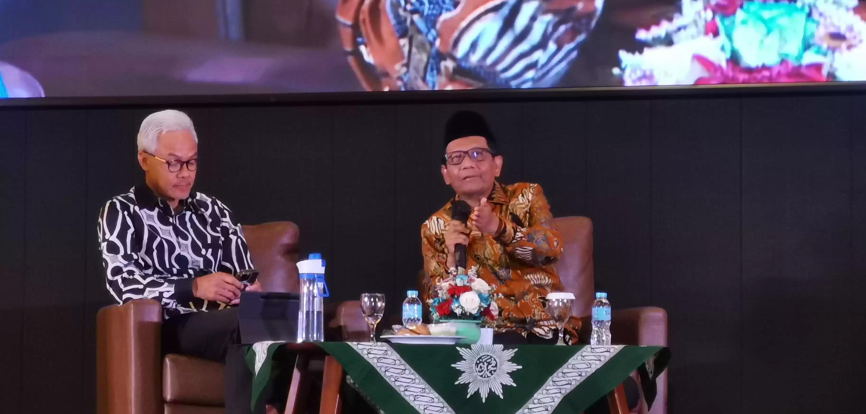 Pulihkan Kepercayaan, Mahfud Janji Kembalikan UU KPK Lama