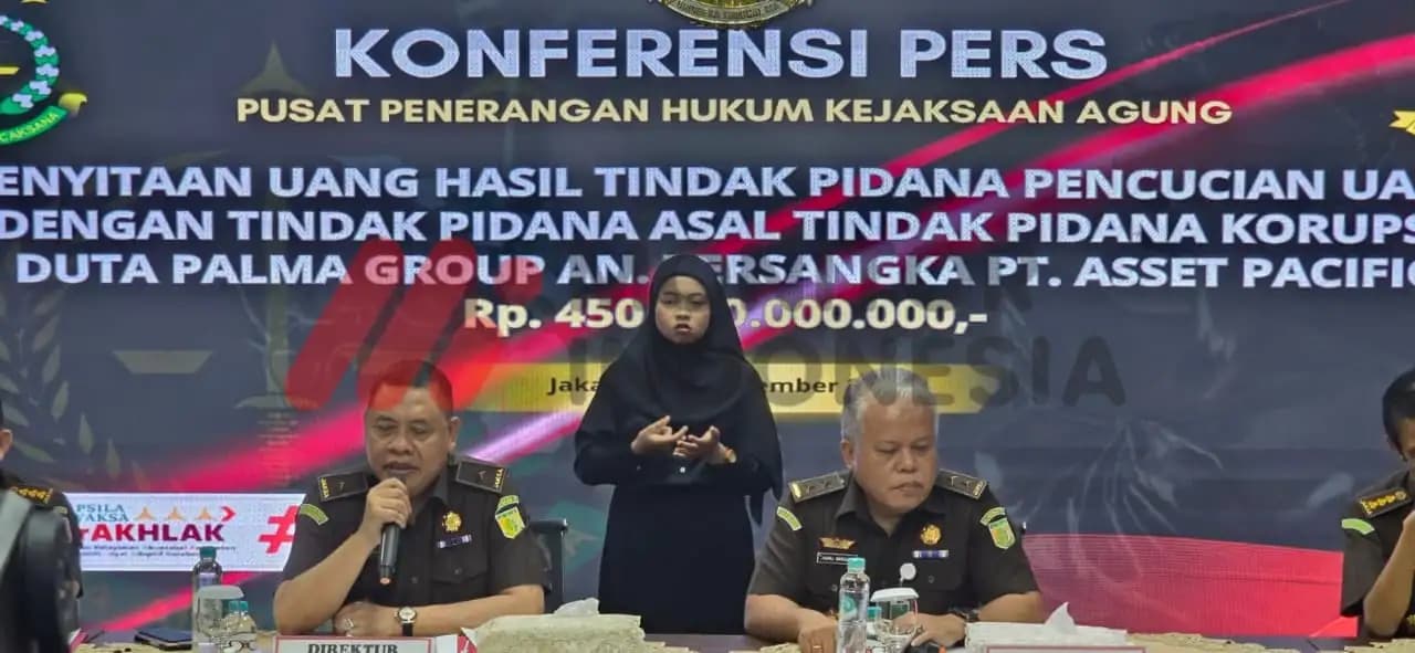 Gepokan uang tersebut dikemas dalam plastik dan disusun bertumpuk (Foto: Dok MI)