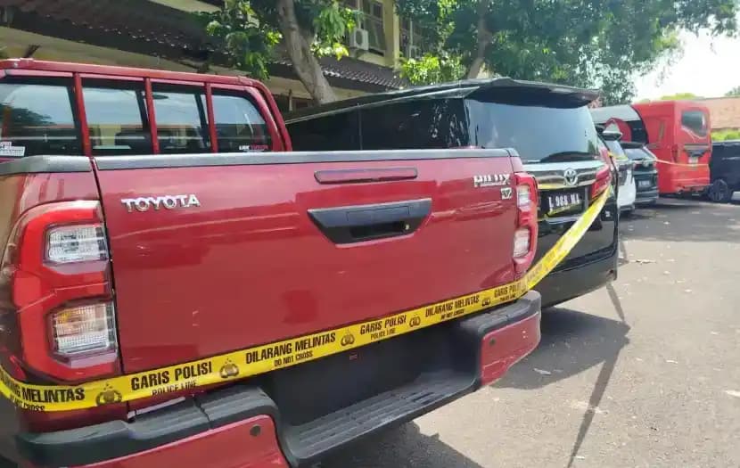 7 Mobil Diduga Sitaan KPK Terparkir di Mapolres Bangkalan