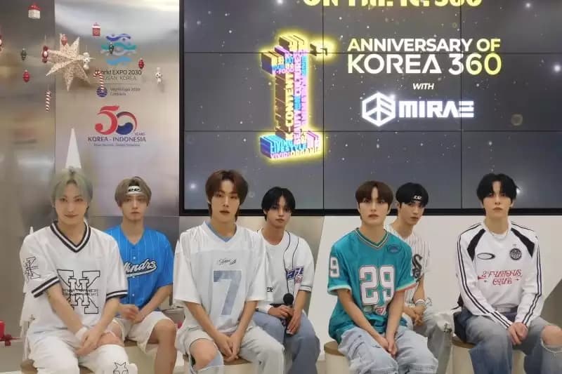 Anggota Group K-pop MIRAE Doyan Makan Mi dan Nasi Goreng Indonesia