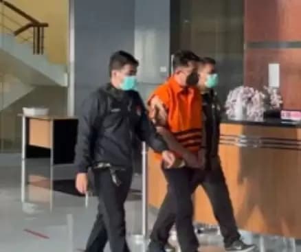 Tiga Kali Diperiksa KPK, Kepala BPPD Sidoarjo Ari Suryono Dijebloskan ke Rutan