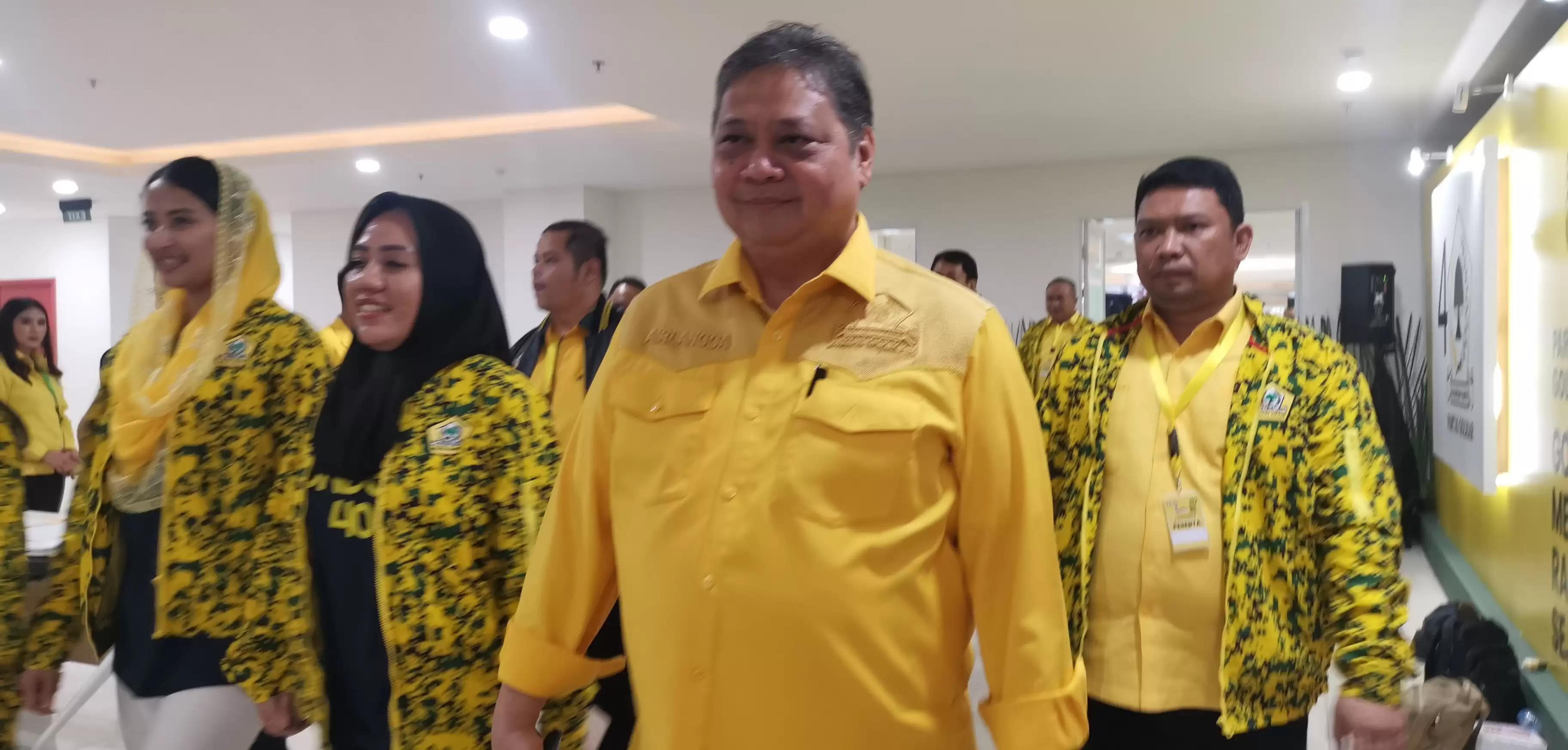Airlangga Bicara Kans Bobby Gabung Golkar