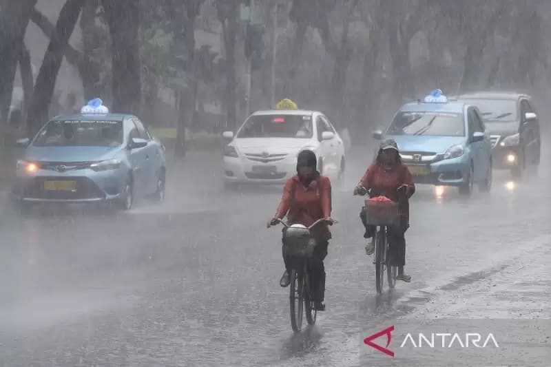 Sebagain Wilayah Jakarta Hujan Ringan
