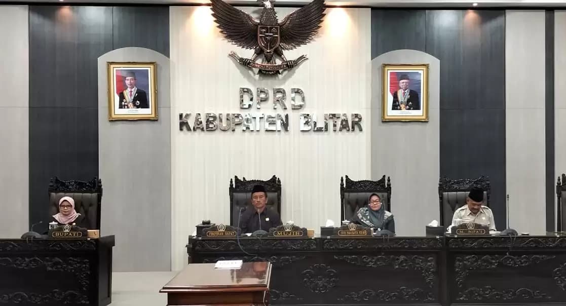 DPRD Kabupaten Blitar Rapat Paripurna Persetujuan APBD 2024 dan Perda Kepemudaan
