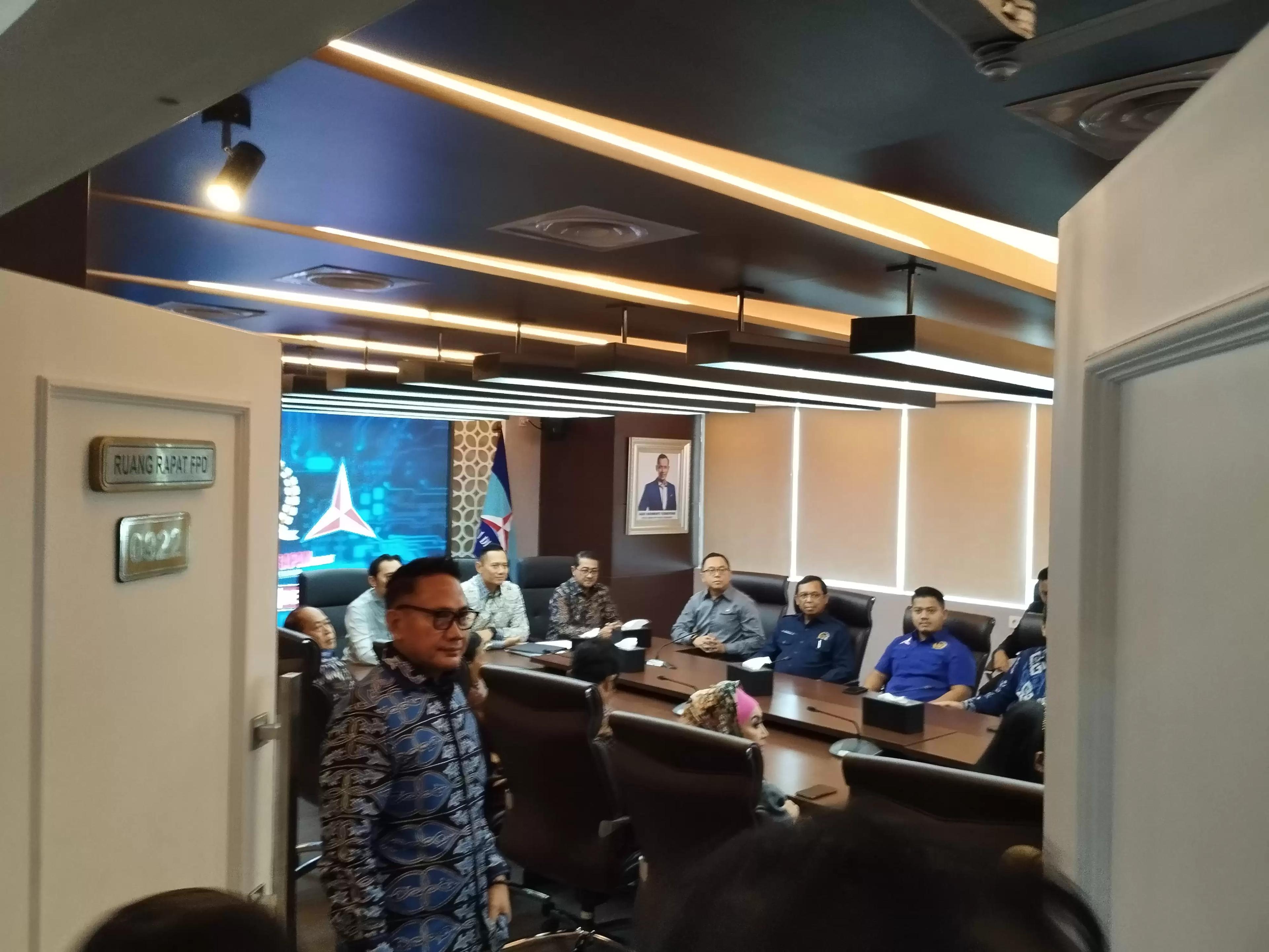 AHY Sambangi Fraksi Demokrat Sebelum Hadiri Raker Perdana dengan Komisi II