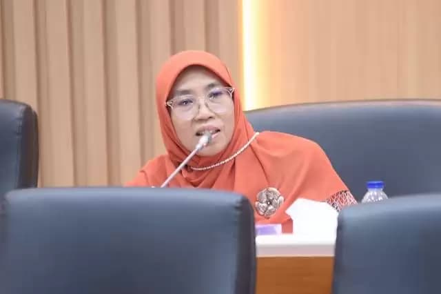 Komisi IX Desak Pemerintah Tetapkan Aturan THR untuk Ojol