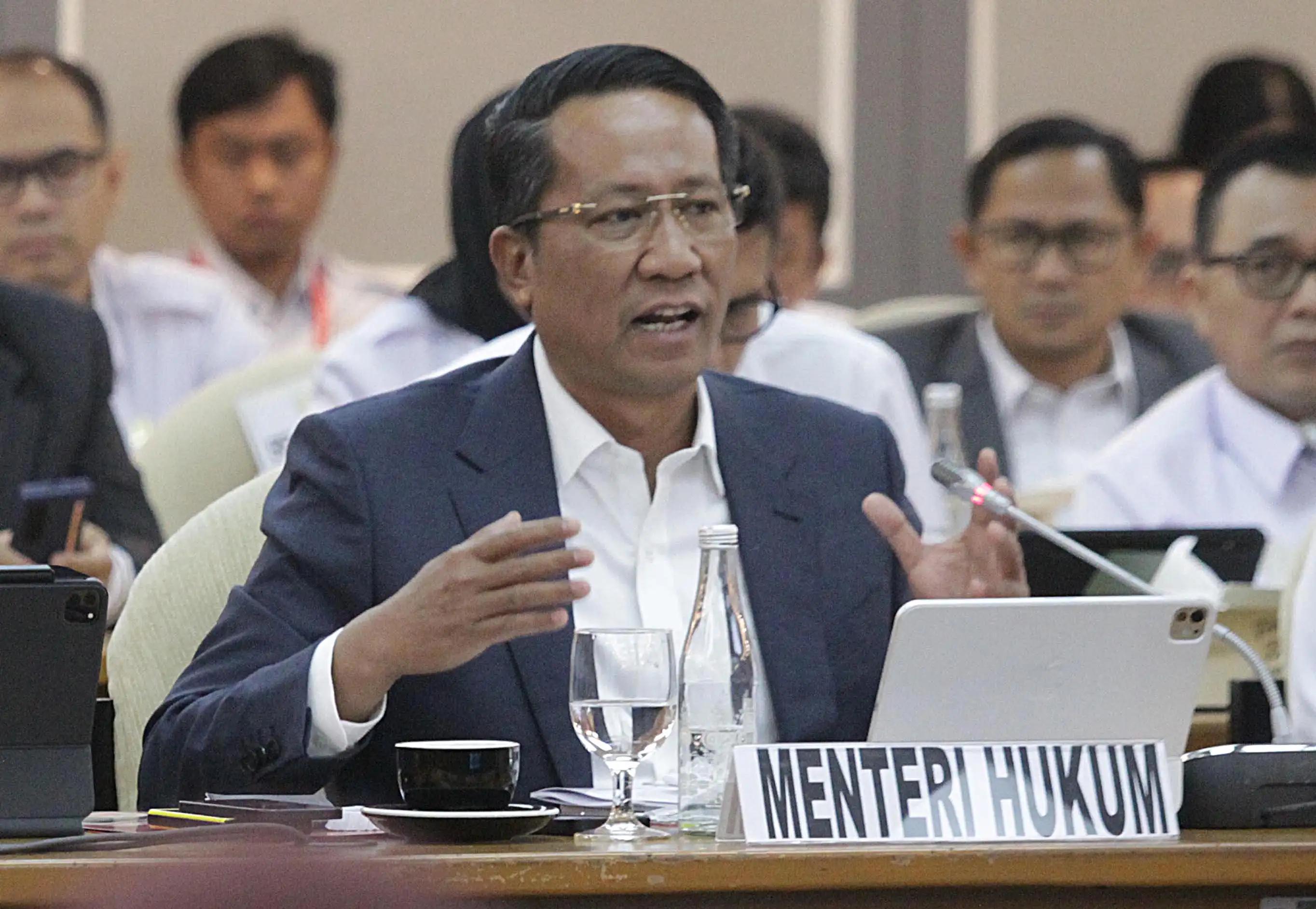 Menteri Hukum Supratman Andi Agtas menyampaikan program kerja dan hubungan antara Komisi XIII. (Foto: Dok MI/Charles Ulag)
