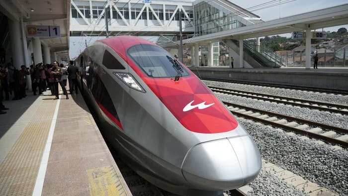 Kereta Cepat Whoosh 1 Hari Angkut 11.329 Penumpang