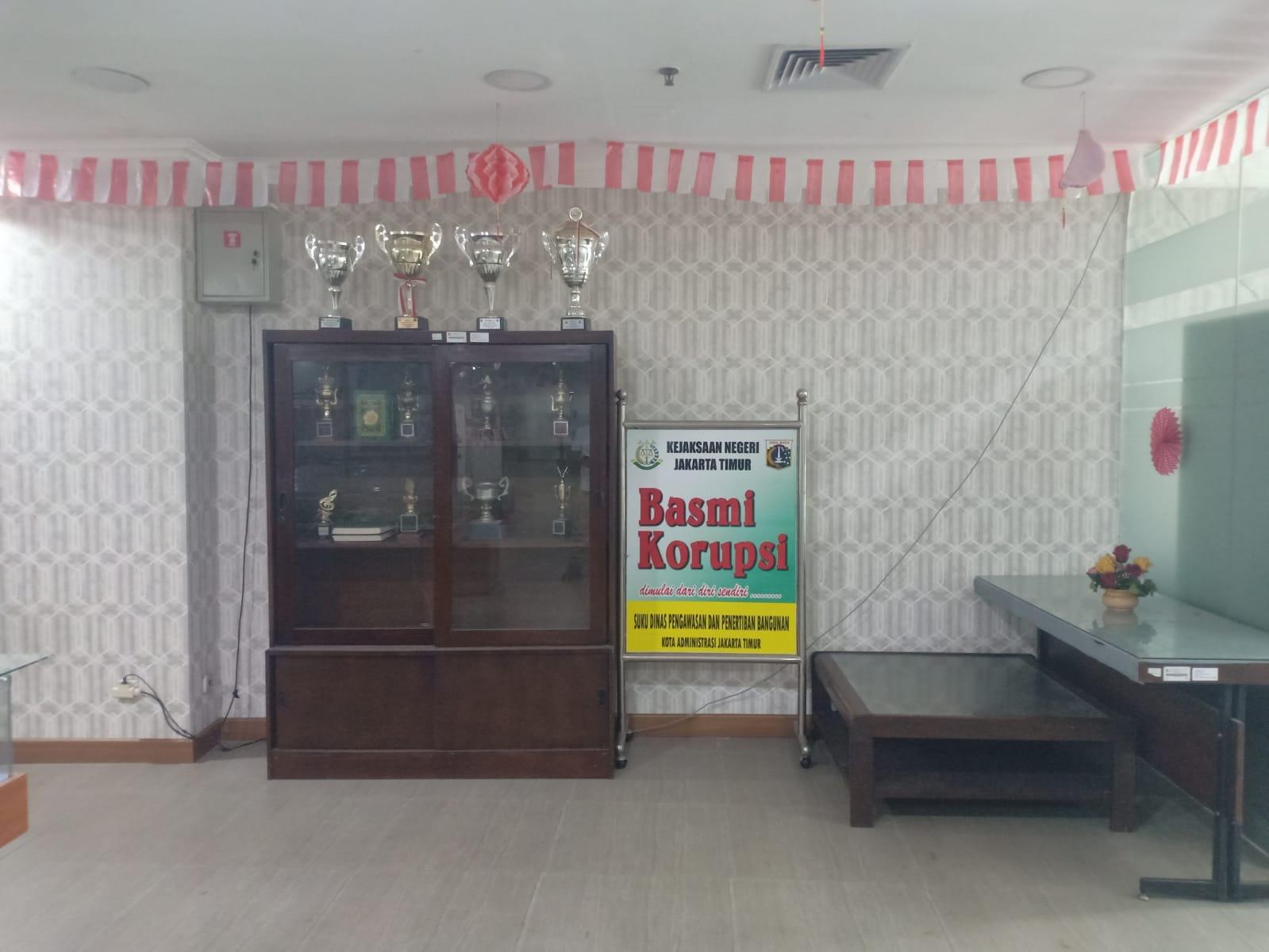 Zona Integritas Kantor Sudin CKTRP Jaktim Isapan Jempol dan Tameng