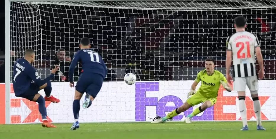 Tendangan Penalti Mbappe Selamatkan PSG