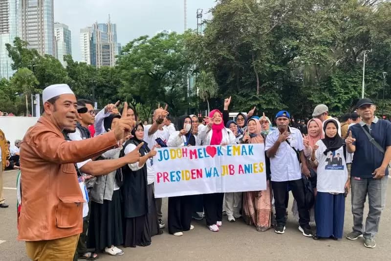 Pendukung AMIN Mulai Padati Istora Senayan