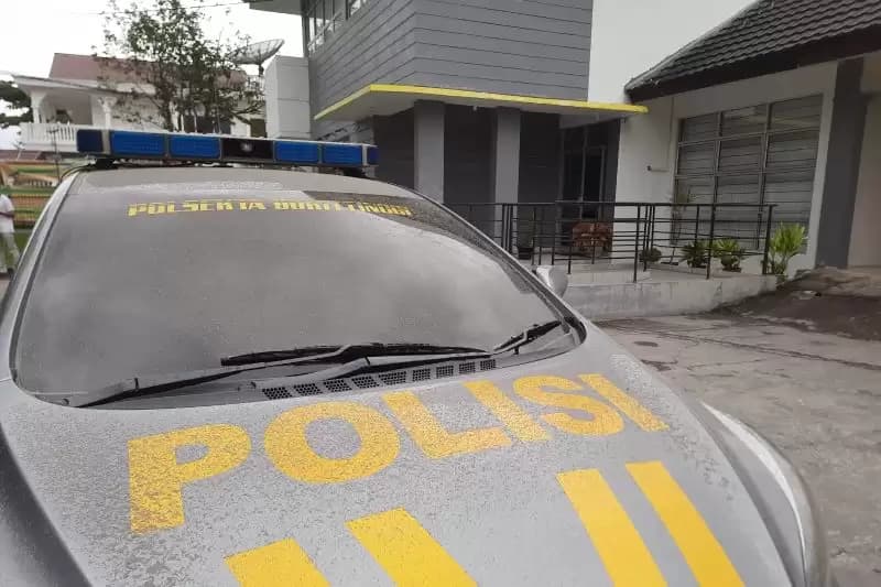 Bukittinggi Dihujani Abu Vulkanik Erupsi Gunung Marapi