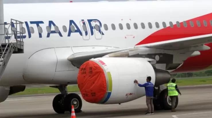 Akibat  Erupsi Marapi, Bandara Minangkabau Ditutup Sementara