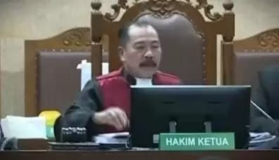Uang Korupsi BTS Kominfo Rp 70 M Mengalir ke Komisi I DPR, Hakim: Untuk Hentikan Proses Hukum