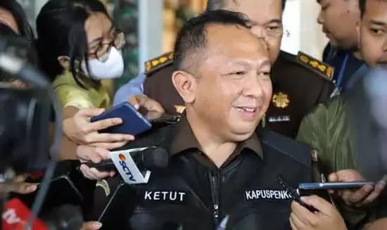 Kejagung Periksa Manager Keuangan PT Sariwiguna Bina Sentosa, Kasus Apa?