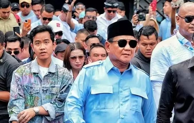 Jokowi Naikkan Pangkat Prabowo Hari Ini