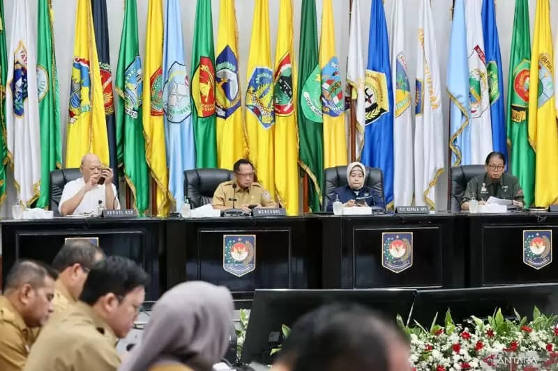 Tito Minta THR dan Gaji ke-13 Tepat Waktu