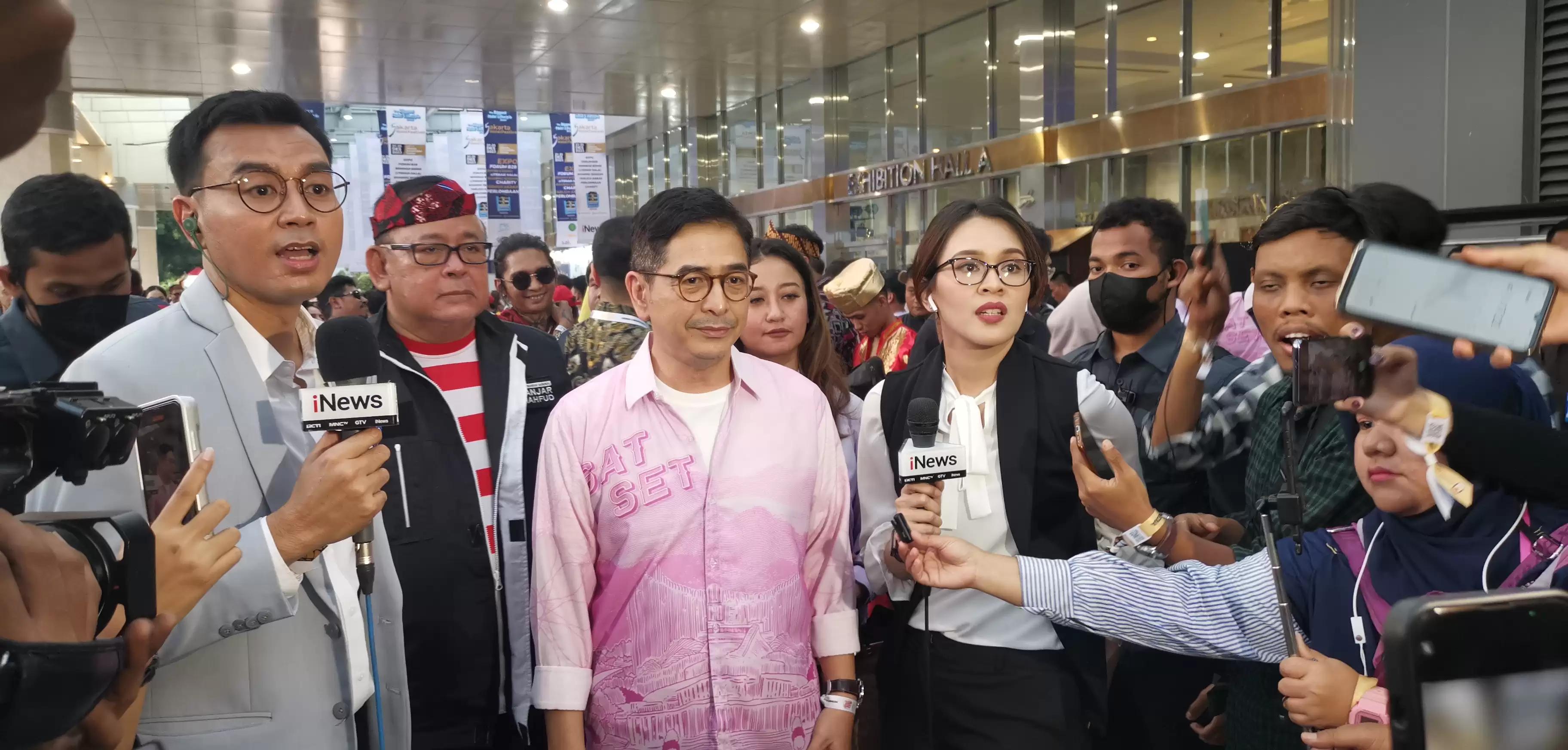 Hormati Hari ibu, TPN Ganjar-Mahfud Datang ke JCC Pakai Baju Warna Pink