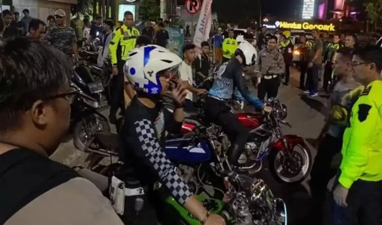 Polres Banjarbaru Amankan Puluhan Motor Balapan Liar