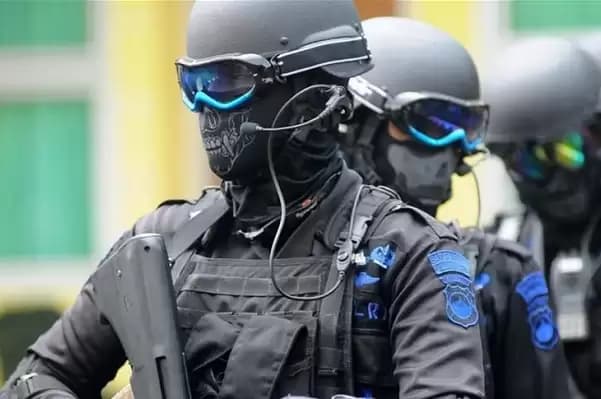 Densus 88 Tangkap Terduga Teroris di Sragen