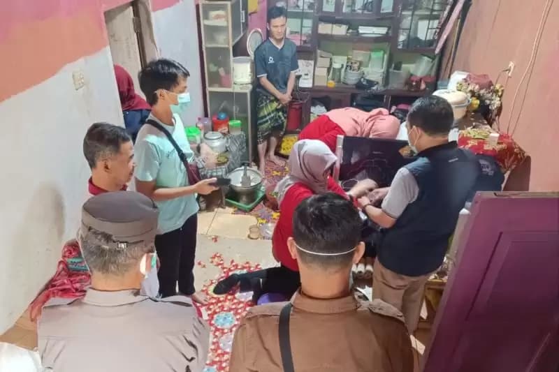 Kronologi 14 Orang Satu Keluarga Keracunan Makanan di Garut