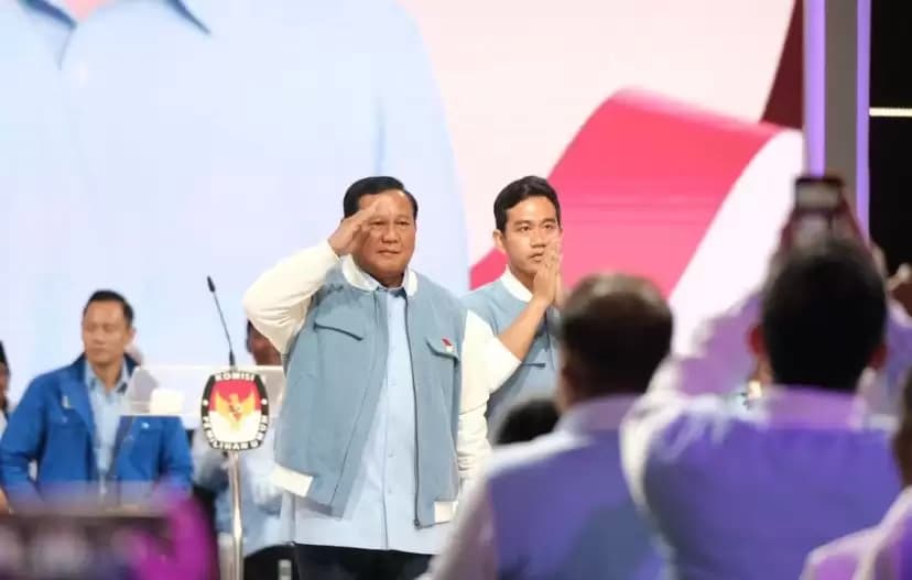 Prabowo-Gibran Bergaya Sporty di Debat Terakhir Capres 2024
