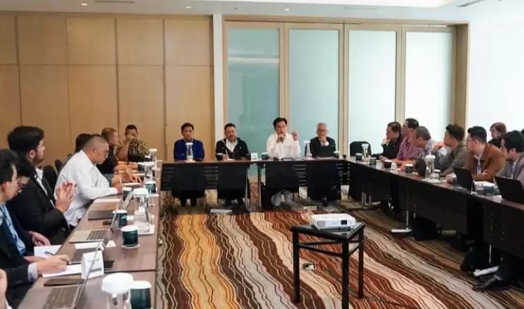 Yusril, Hotman Paris hingga OC Kaligis Siap Bertarung di MK Bela Prabowo-Gibran