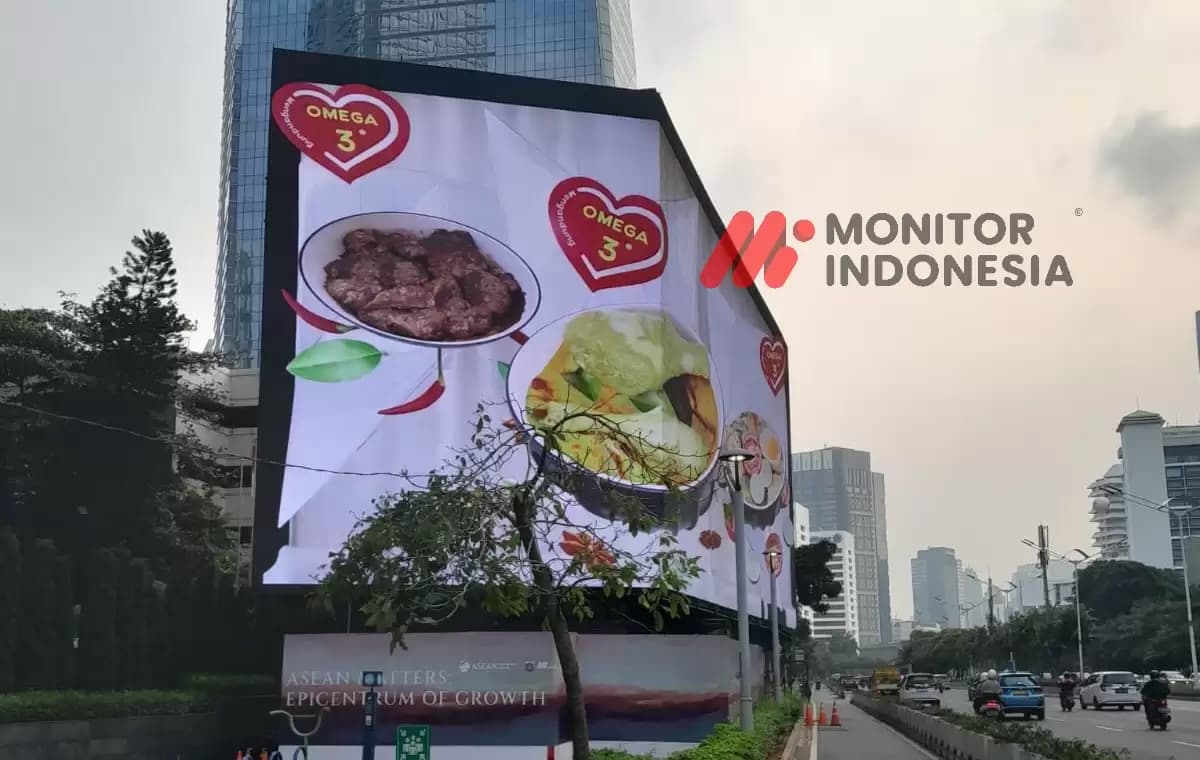 Reklame Videotron Raksasa Berdiri Tanpa Izin, Satpol PP DKI Jakarta Membiarkan, Ikut Bermain?