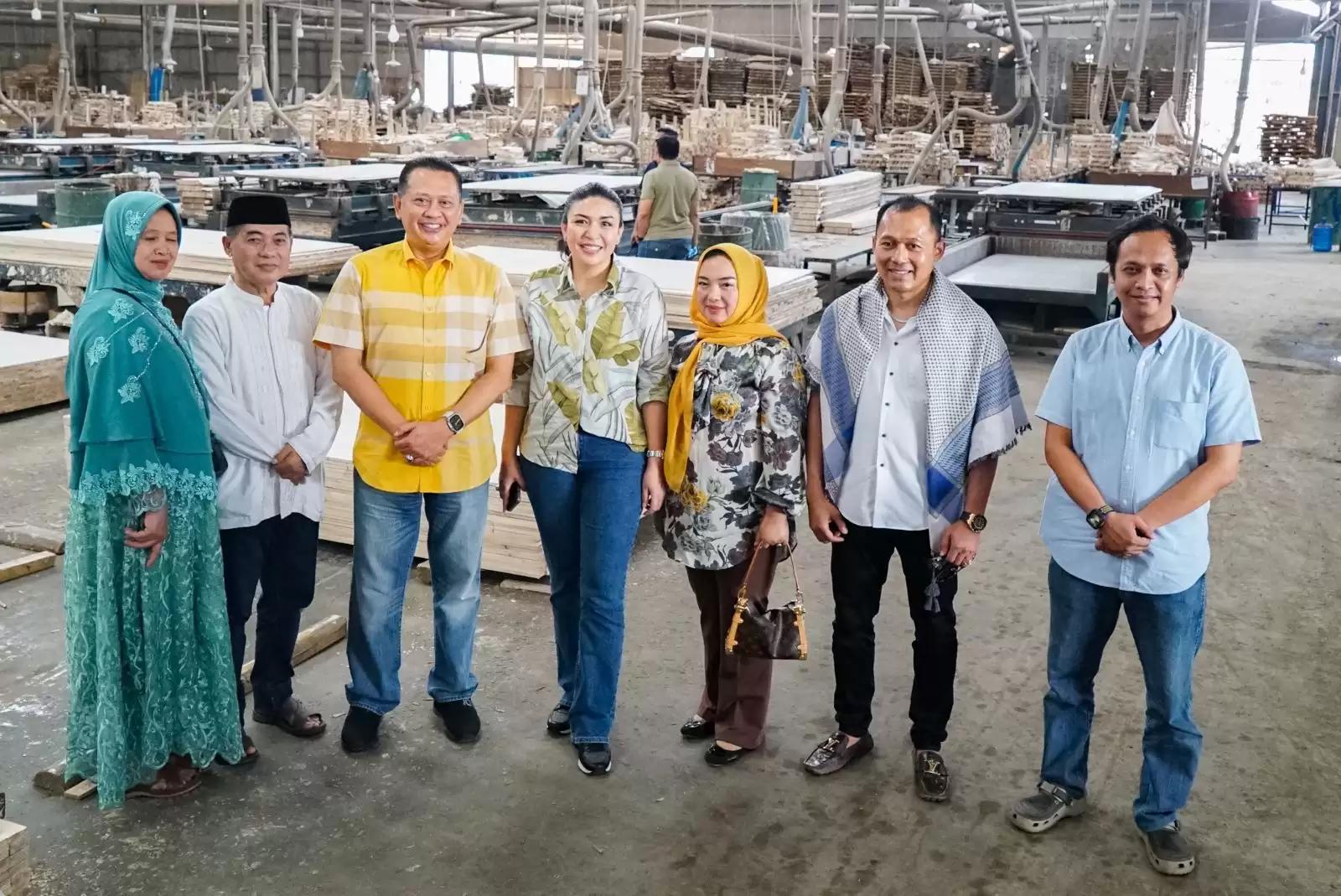 Ketua MPR Dorong Pengembangan Industri Pengolahan Kayu Banjarnegara ke Mancanegara