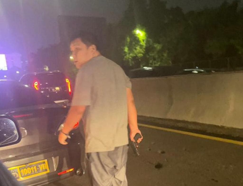 Pengendara Koboi di Tol Tomang Ternyata Pakai Pelat Dinas Polri Palsu