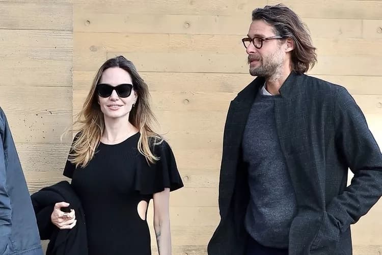 Angelina Jolie dan David Mayer de Rothschild Kepergok Makan Bareng, Pacaran?