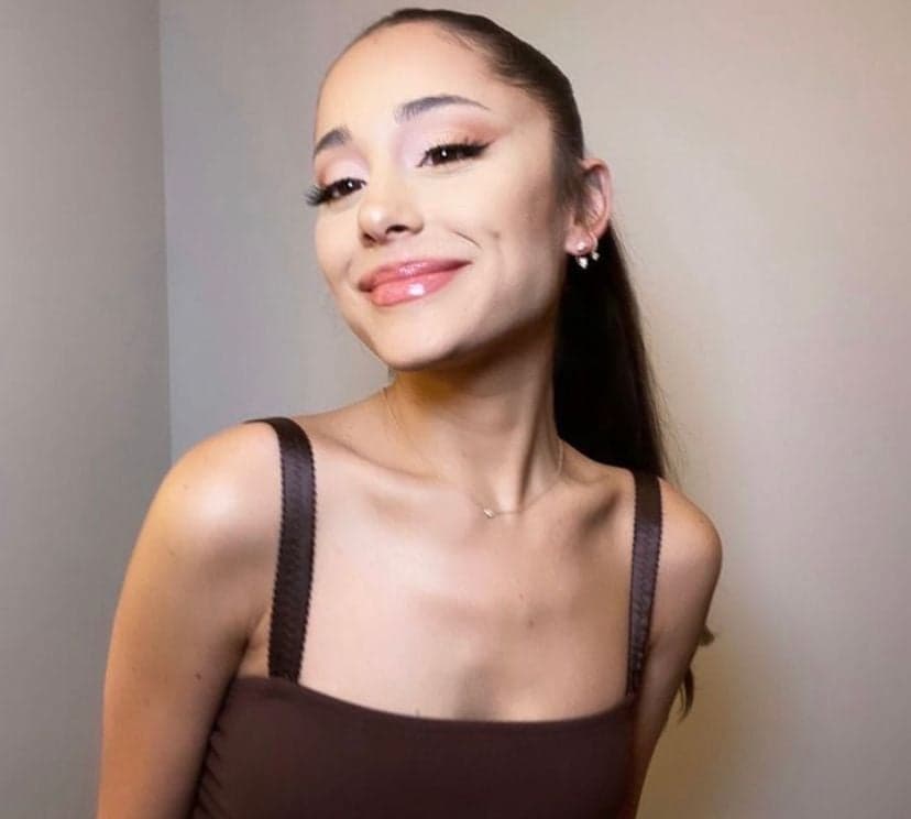 Ariana Grande Dikabarkan Keluar dari Manajemen Scooter Braun
