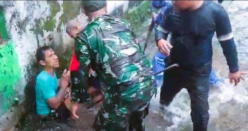 Korban yang Tewas Akibat Terpeleset ke Saluran Air, Behasil Dievakuasi