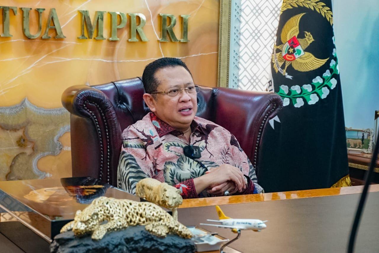 Pantun Bamsoet di Sidang Tahunan: Ganjar, Prabowo atau Anies Pembangunan Harus Dilanjutkan