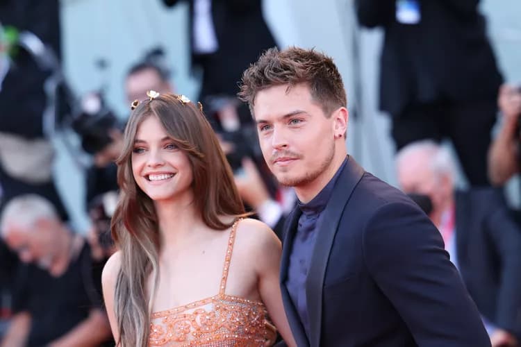 Barbara Palvin dan Dylan Sprouse Resmi Menikah Usai 5 Tahun Pacaran