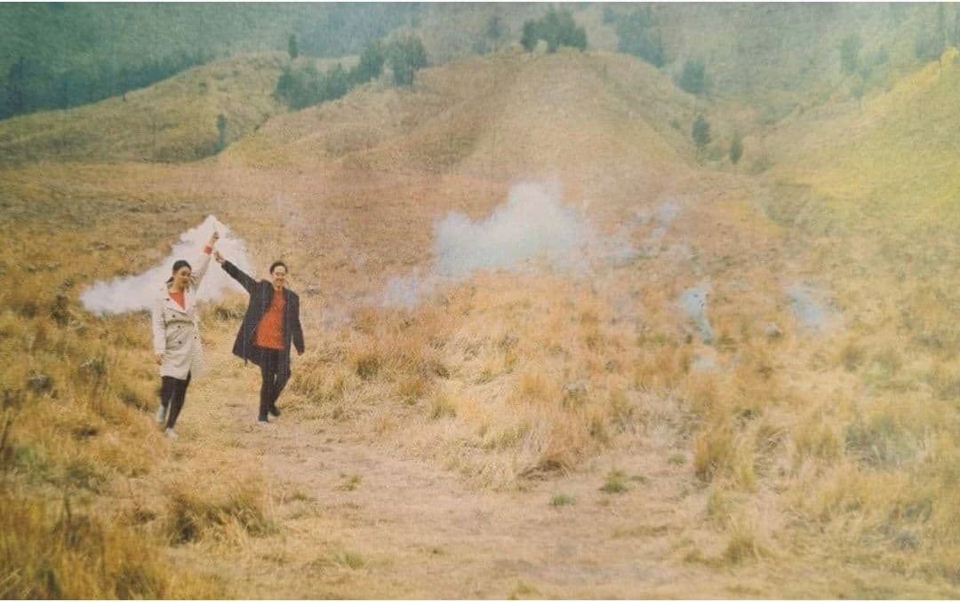 Bukit Teletubbies Bromo Terbakar karena Flare Prewedding, Roy Suryo: Kekonyolan yang Mahal