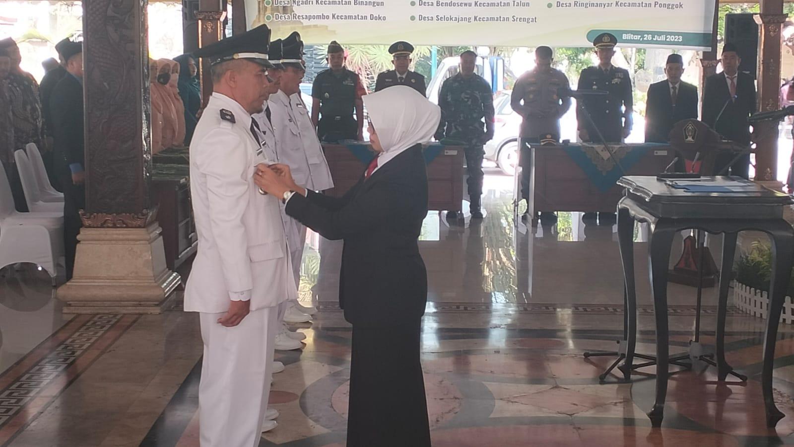 Lantik 5 Kades PAW, Bupati Blitar Rini Syarifah: Taat Hukum, Professional dan Inovatif