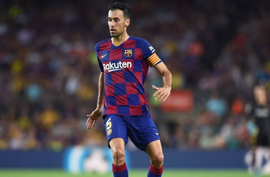 Busquets Masuk Tiga Besar Barcelona