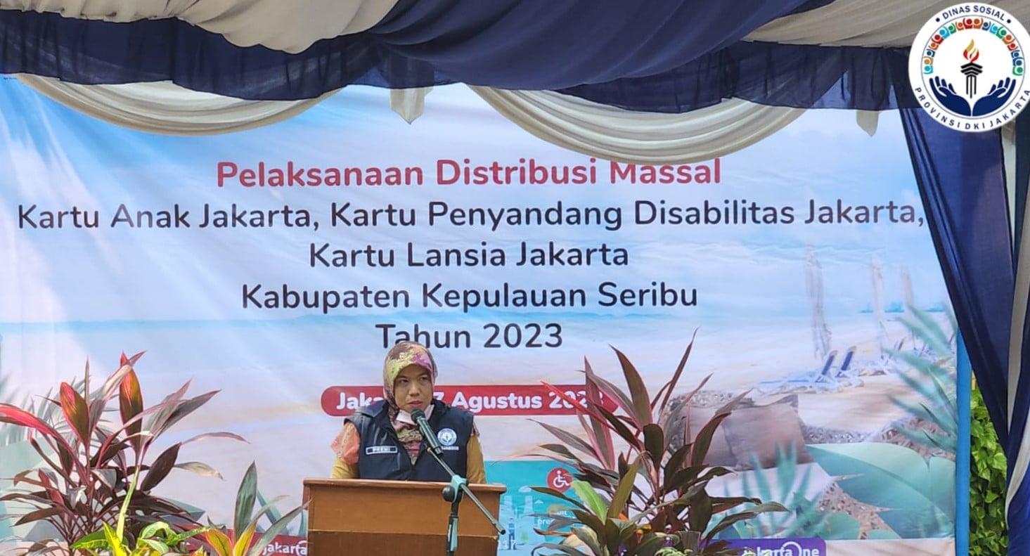 Dinsos DKI Jakarta dan Bupati Kepulaun Seribu Distribusikan Bansos PKD di Pulau Tidung