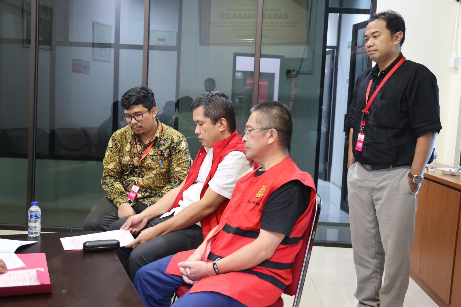 Dua Tersangka Korupsi Aplikasi Smart Transportation SC Dilimpahkan ke JPU Kejari Tangsel
