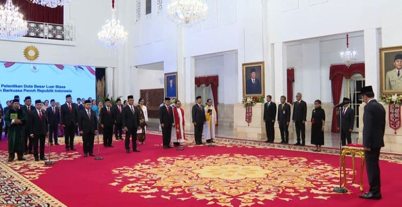 Presiden Jokowi Resmi Lantik 12 Duta Besar LBBP RI